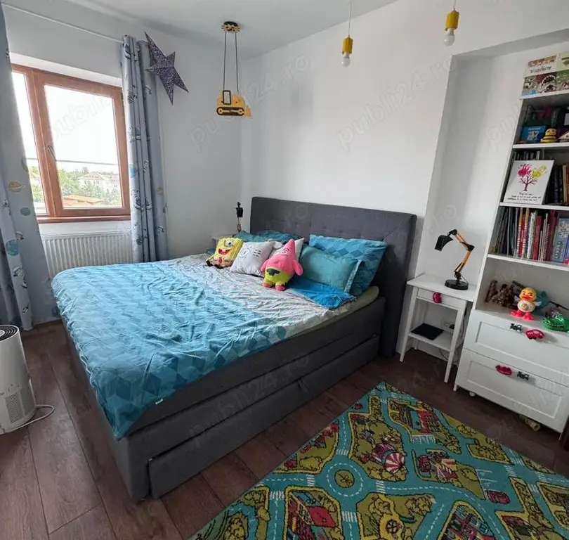 3 Camere cu 2 locuri de parcare (Negociabil) - Proprietar
