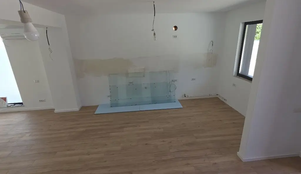 Giulesti duplex P+1 4 camere de vanzare