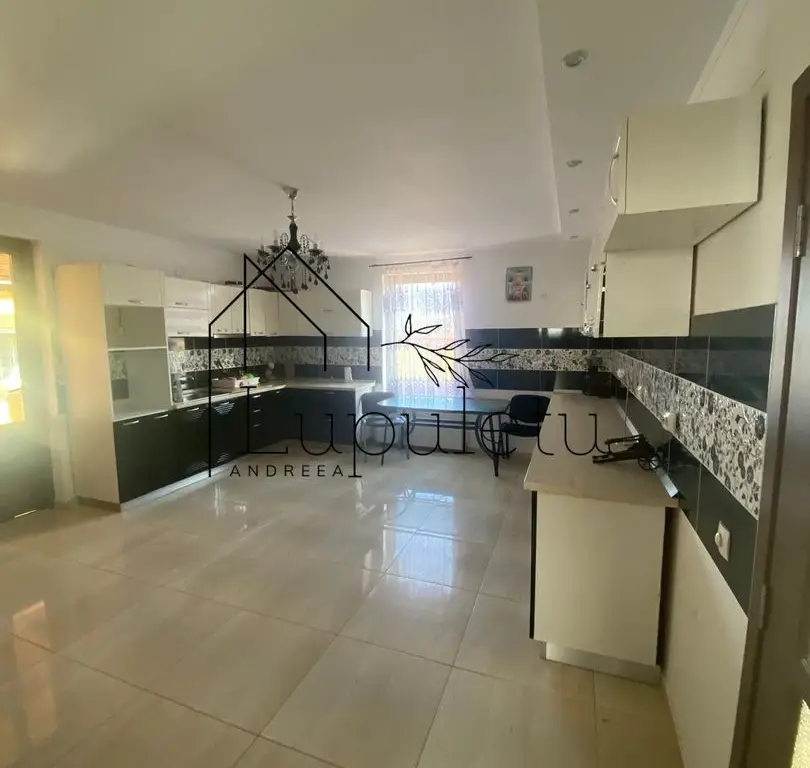 VILĂ PREMIUM DE VÂNZARE | STRADĂ PRIVATĂ | 5 CAMERE | Rasinari