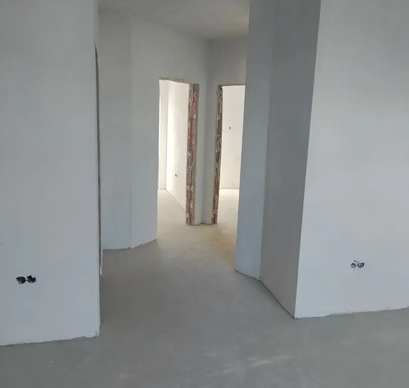 BRASADAS vinde ap 2 cam PARTER zona Odoreului.