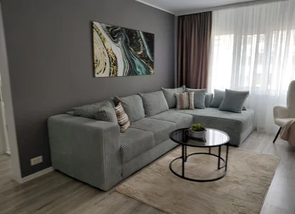 Vanzare - apartament cu 3 camere, Micro 16, renovat, mobilat nou