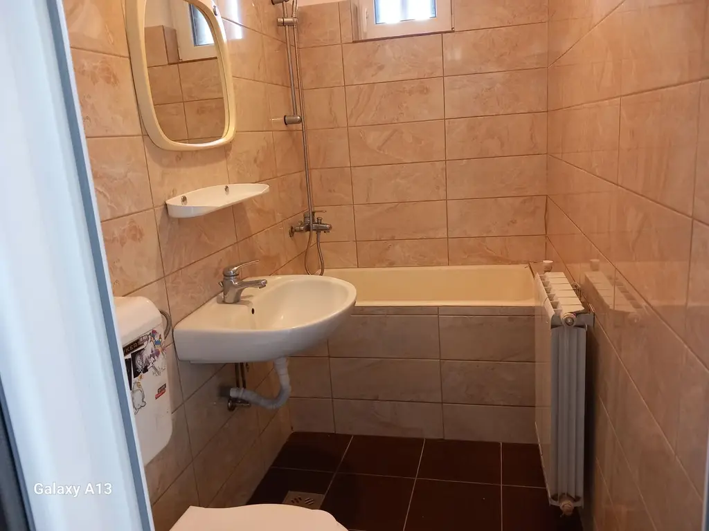 BRASADAS vinde ap 1 cam 4/4 ULTRACENTRAL RENOVAT si MOBILAT.