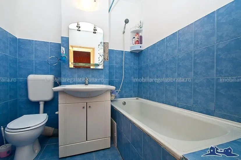 De inchiriat apartament cu 2 camere, Piata Centrala, 370 euro
