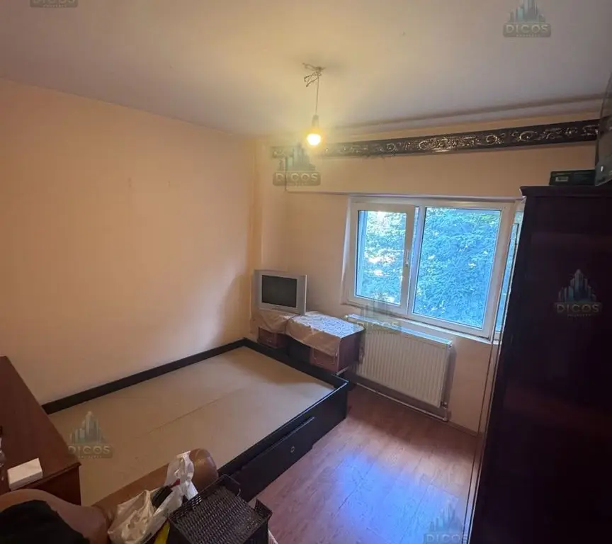 Apartament 3 camere de vânzare – Zona Centrală