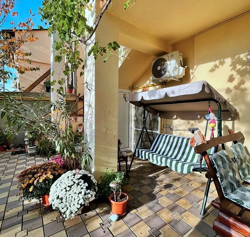 Vilă P+2 cu 4 Apartamente / Spațiu Comercial – PROPRIETAR