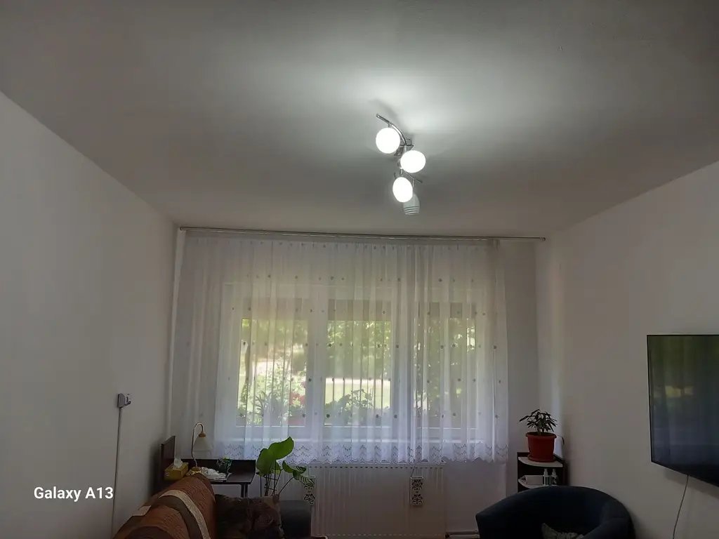 ageuropa.ro vinde ap 2 cam 46mp RENOVAT la PARTER în Micro 14.
