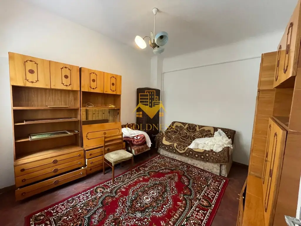 Casă 3 camere, Mihail Kogalniceanu, Zona Ultracentrală, Curte 240 mp