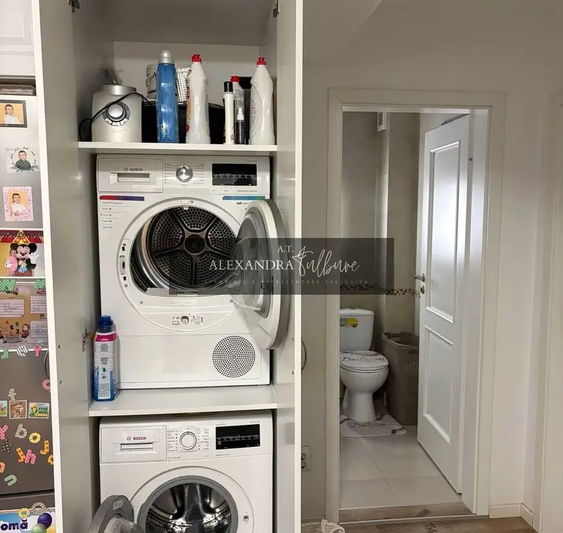Apartament 3 camere, 2 balcoane, etaj intermediar