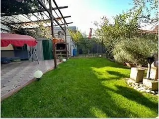 Ag BRASADAS vinde casa 3 cam curte superba Vatra luminoasa.