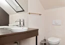 Vilă 5 dormitoare, 4 băi, 2 248mp teren, piscină. Preț: 229 000 E.