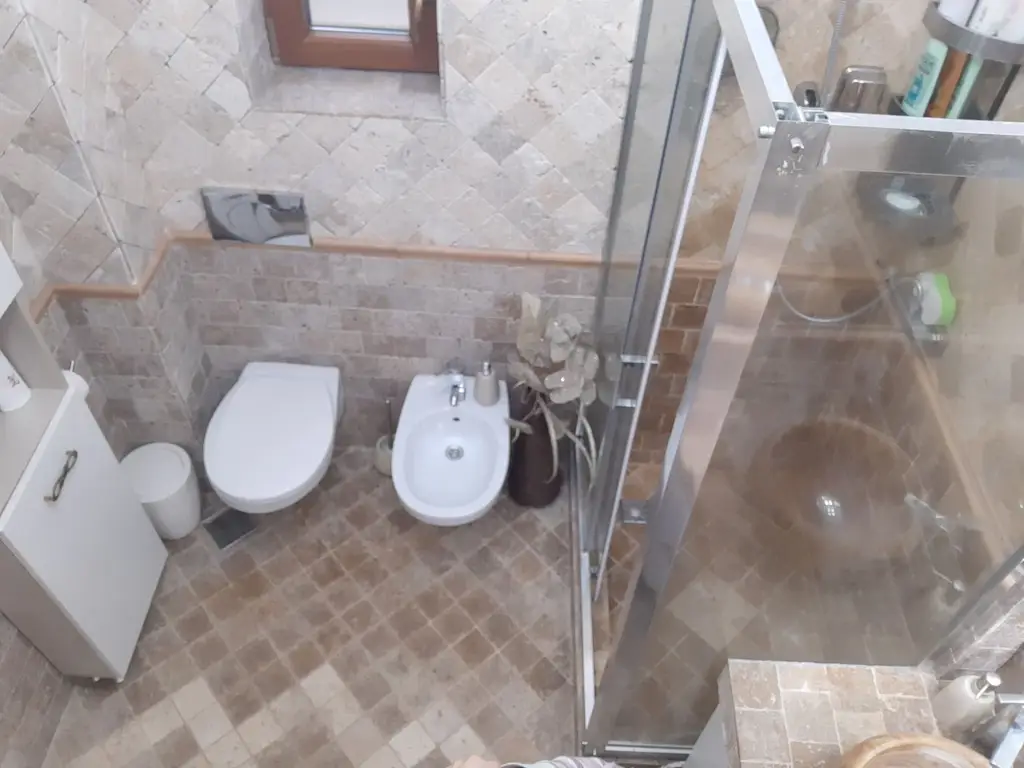 Penthouse cu grădină, beci, magazii, parcare - zona Bucium,