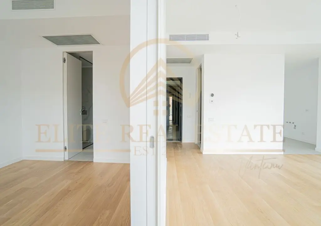 Stațiunea Mamaia - Vânzare apartament cu 2 camere, 2 bai si terasa.