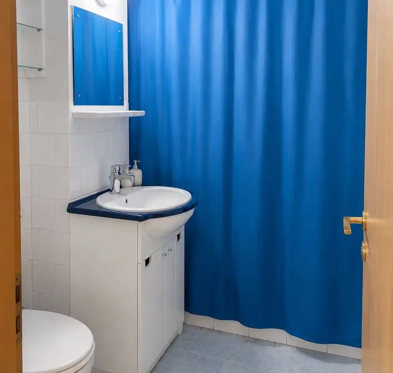 Apartament 4 cam, 79 mp, etaj 1, 2 băi, 2 balcoane, Lipovei – 130.000