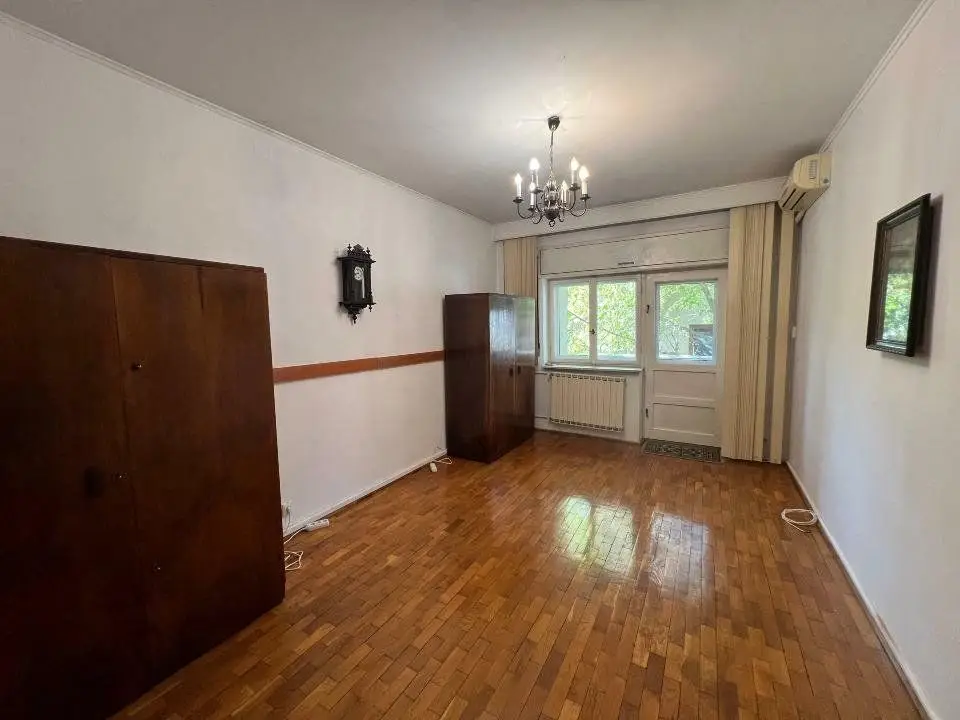 Apartament  4 camere , Aviatorilor, direct proprietar