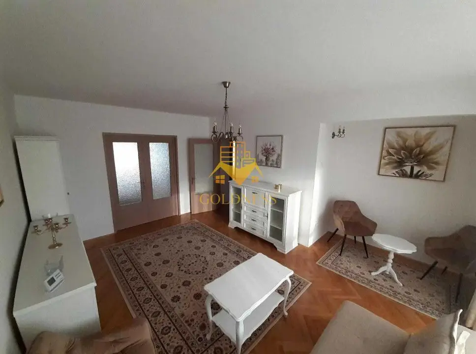 3 camere decomandate, Piata Cipariu, Andrei Muresanu, Zona Muscel