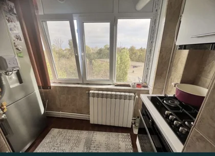 Vand apartament 2 camere zona Anda