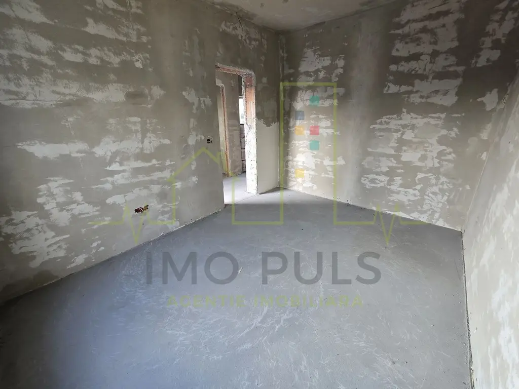 Duplex. Zid dublu despartior. Incalzire in pardoseala.