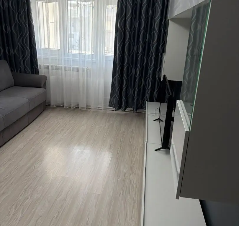 De vanzare apartament cu 2 camere, renovat, etaj 4 , Mazepa 1, 85.000 euro