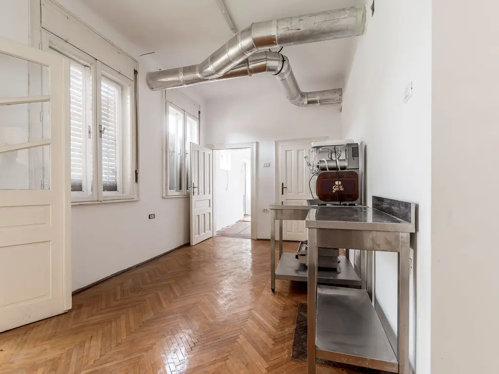 Casa cu potential multiplu cu teren generos pe strada Dunarii