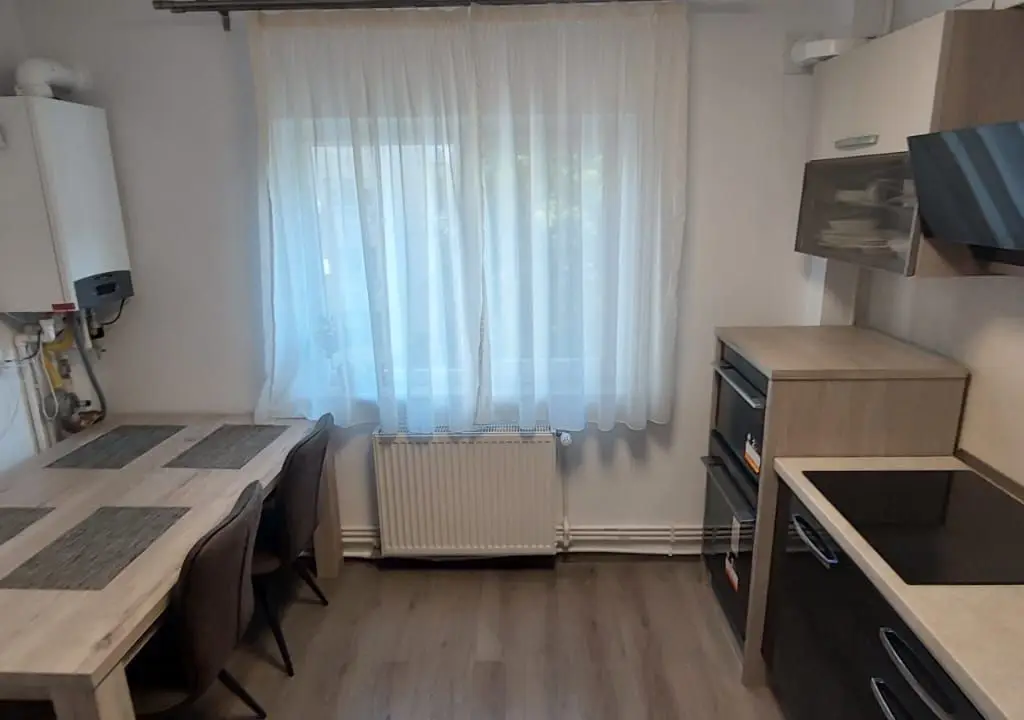Bd. Unirii, 3 camere, 2 bai, centrala termica, parcare, lux