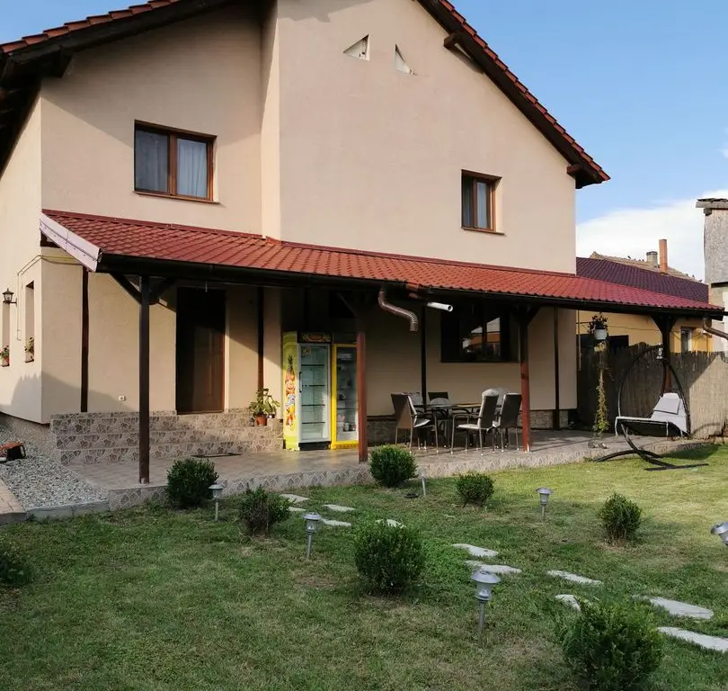 Ag EUROPA vinde casa NOUA 350mp în Odoreu cu 6 cam teren 9ari.