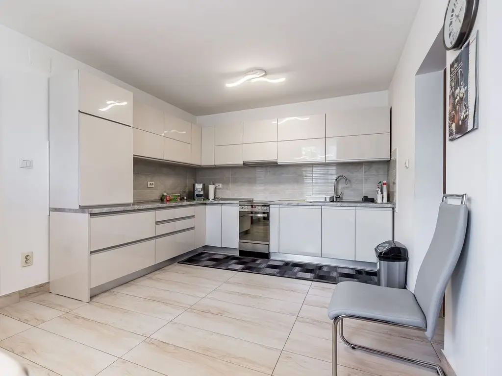 Casa 4 camere - langa str. Petru Rares, Gradiste - COMISION 0