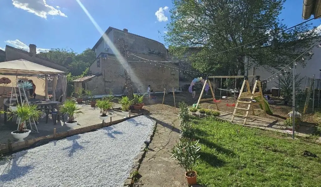 Vand 2case parter şi teren 985mp sau parteneriat construire zona Foişorul de Foc