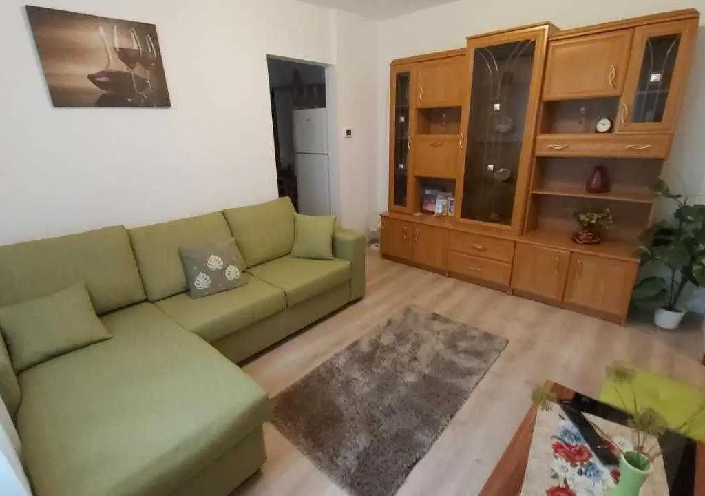 Apartament cu 2 camere din Micro 14