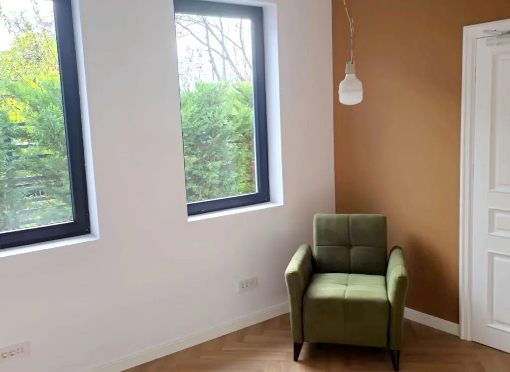 Casă renovată integral – ideală pentru birou/cabinet, sediu de firma
