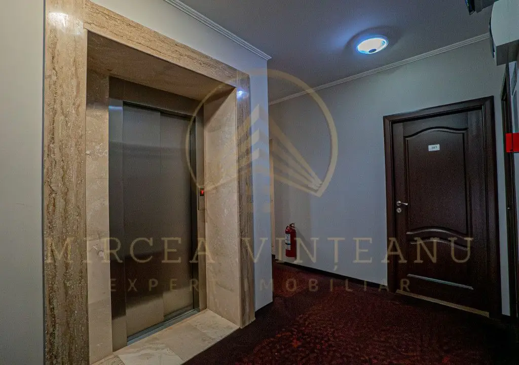 Hotel 3 Stele de Vânzare la Delfinariu, aproape de Mamaia