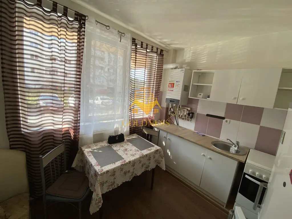 1 camera, Parcare, Zona Restaurant Jar, Borhanci, Zona I. Bocksai