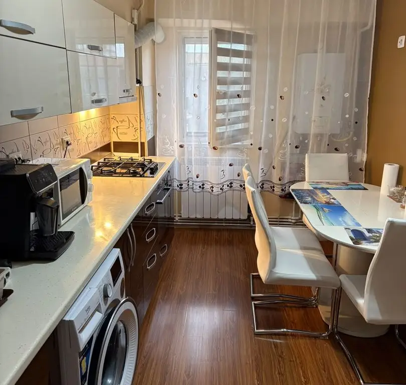 De vanzare apartament cu 2 camere, renovat, etaj 4 , Mazepa 1, 85.000 euro