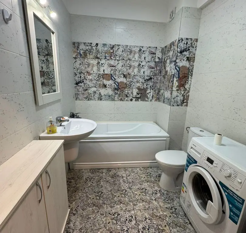 Ap 2 cam Militari Residence cu parcare inclusa