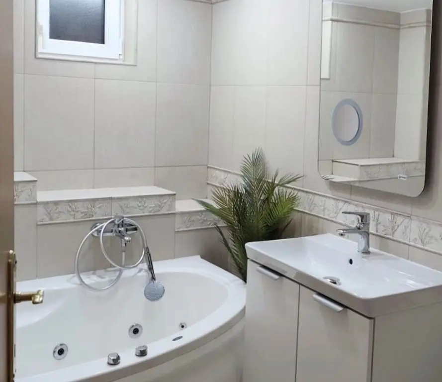 Apartament decomandat de închiriat 85 mp finisaje moderne etaj 7 Griviței