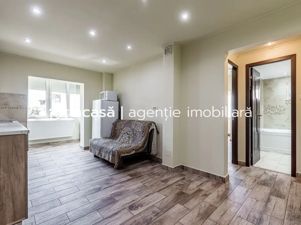 Ap 2 camere decomandat, renovat, 2 balcoane. Cartier Alfa Arad