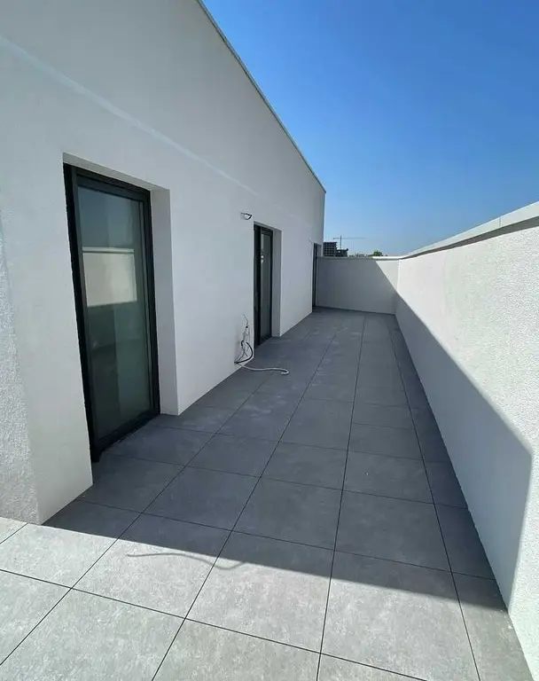 Proprietar, Penthouse 4 cam, 3 bai, 120mp utili, terasa 65mp, Unirii