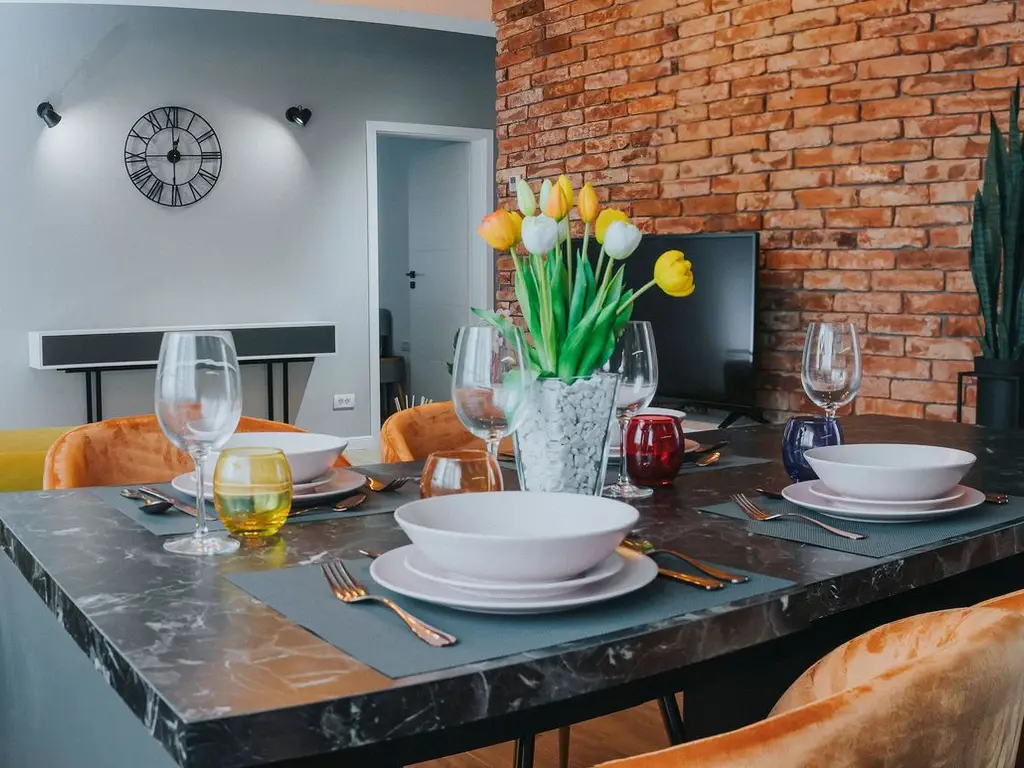 3 camere, ultracentral, Oradea. 239 000 E