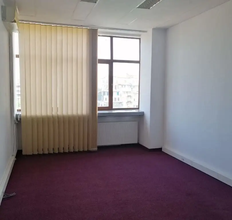 Spatiu birori ultracentral str. Negustori