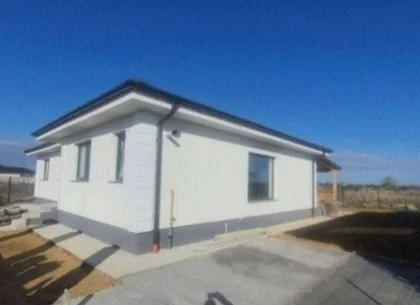 BRASADAS vinde casa NOUA în zona Lucian Blaga.