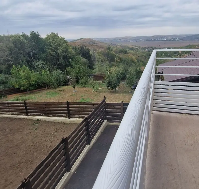 Ag BRASADAS vinde Casa P+1 in MIROSLAVA.