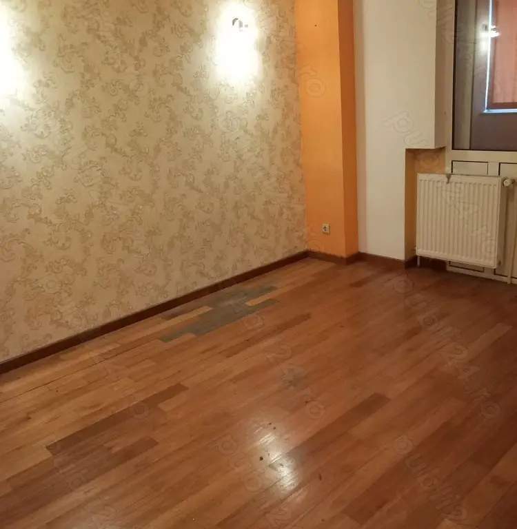 Vand apartament 3 camere