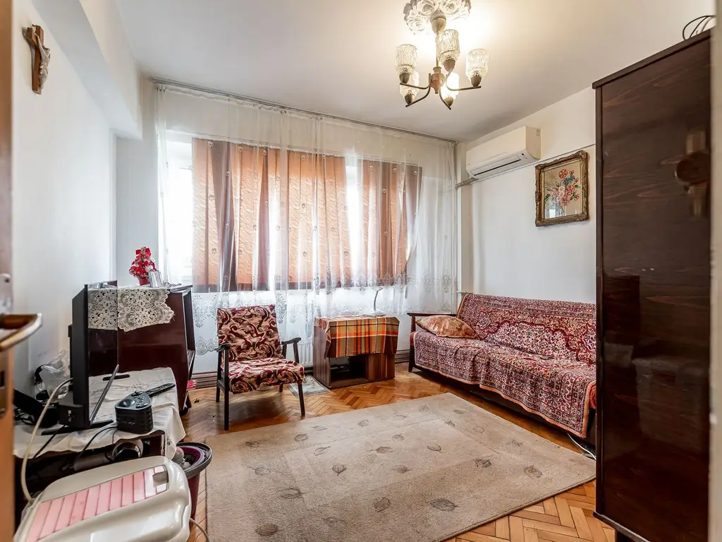 79.900 € | Vlaicu (între UTA și Lebăda) | 2 camere decomandat | lift