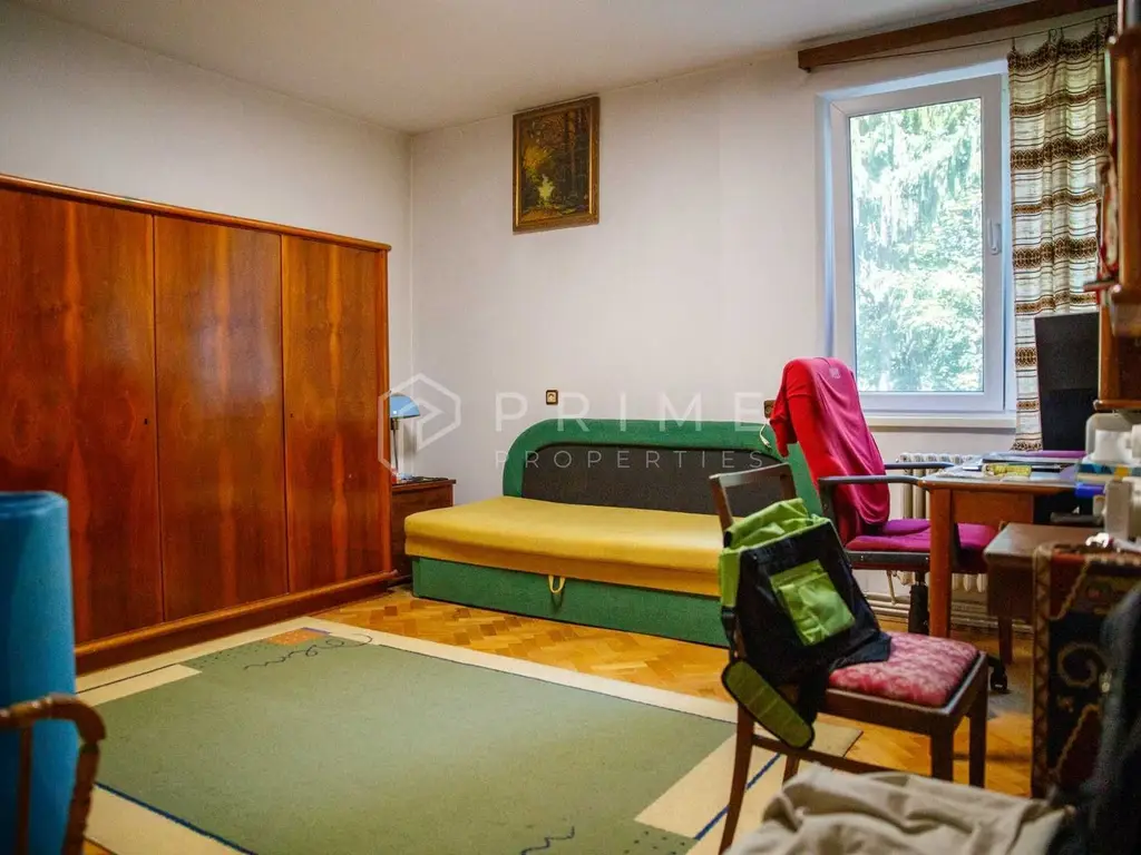 Apartament spațios cu 3 camere, decomandat – Zona 7 Noiembrie / UMFST