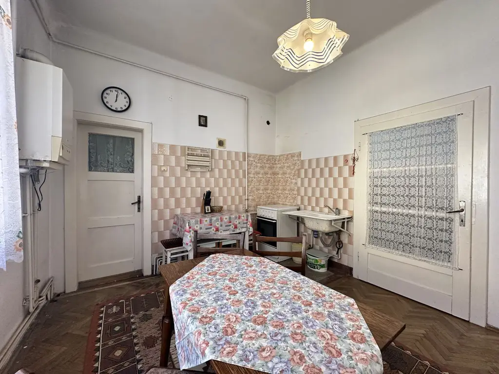 Apartament in casa spațios la doar 5-7 minute de Centrul Istoric