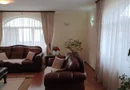 BRASADAS vinde casa individuala 8 cam teren 10 ari Unirii.