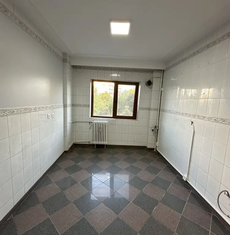 Vand apartament 4 camere Drumul Taberei
