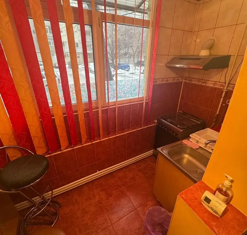 Apartament 4 camere de vânzare – zonă Școala 8