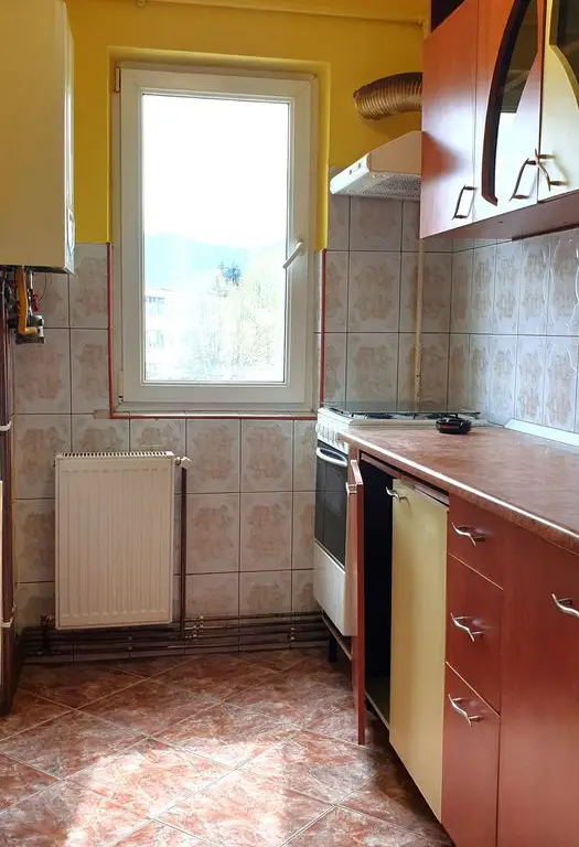 Apartament 3 camere de inchiriat Florilor