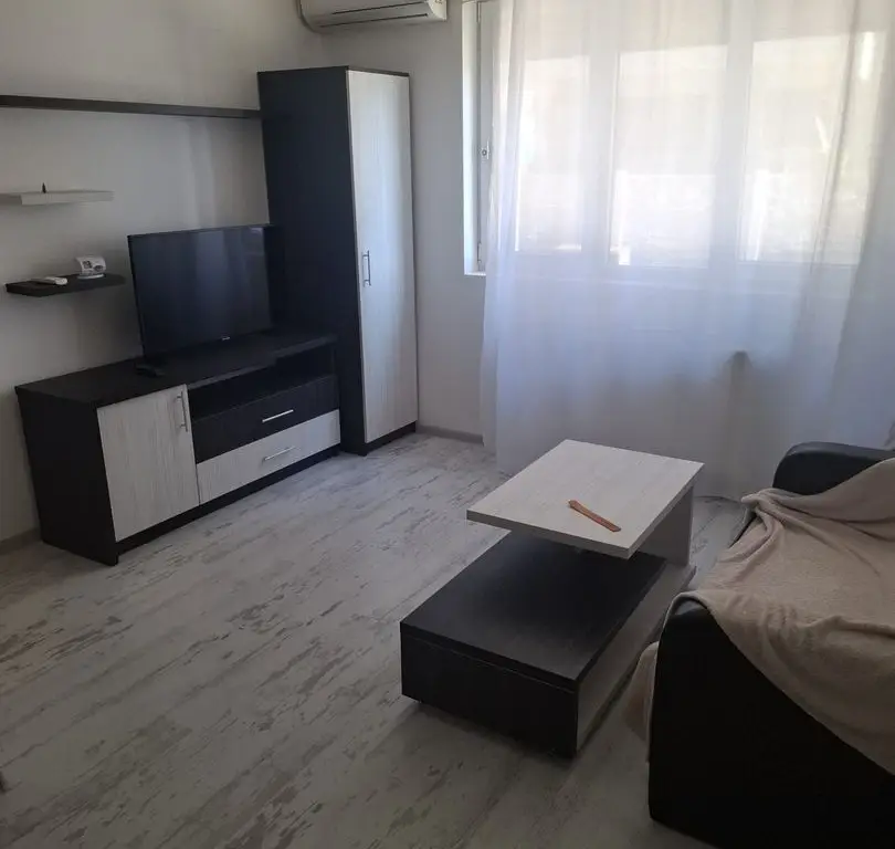 BRASADAS inchiriaza garsoniera etaj 5/5 zona Metalurgiei.