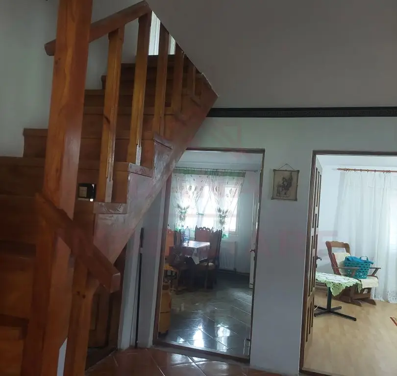 CASĂ DE VACANȚĂ 5 CAMERE,POINANA MĂRULUI, JUD.CARAȘ-SEVERIN